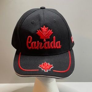 Canada black hat/red lettering adjustable strap